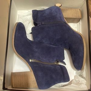 DUNE BLACK SIDE ZIP PHOLLIE NAVY SUEDE BOOTIE  SZ 38. NEW